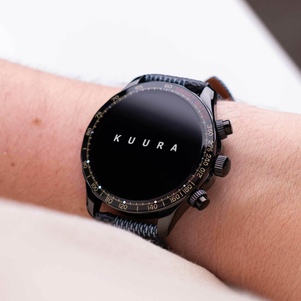 
              Kuura Smartwatch FM1 V3, Svart