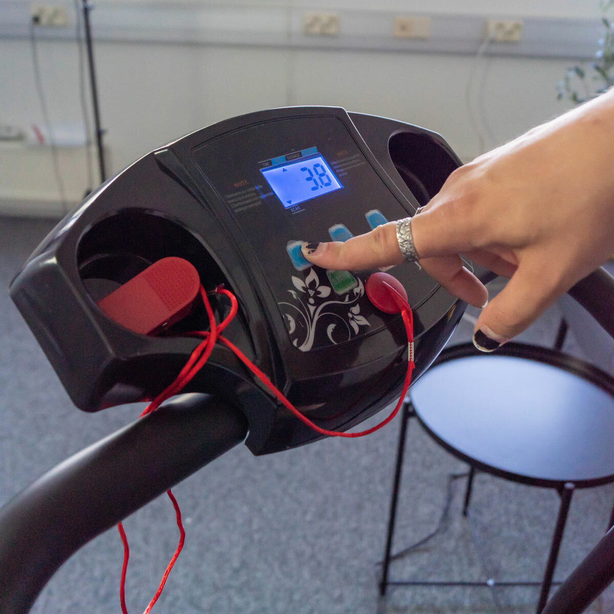 
              React löpband med motor, Svart