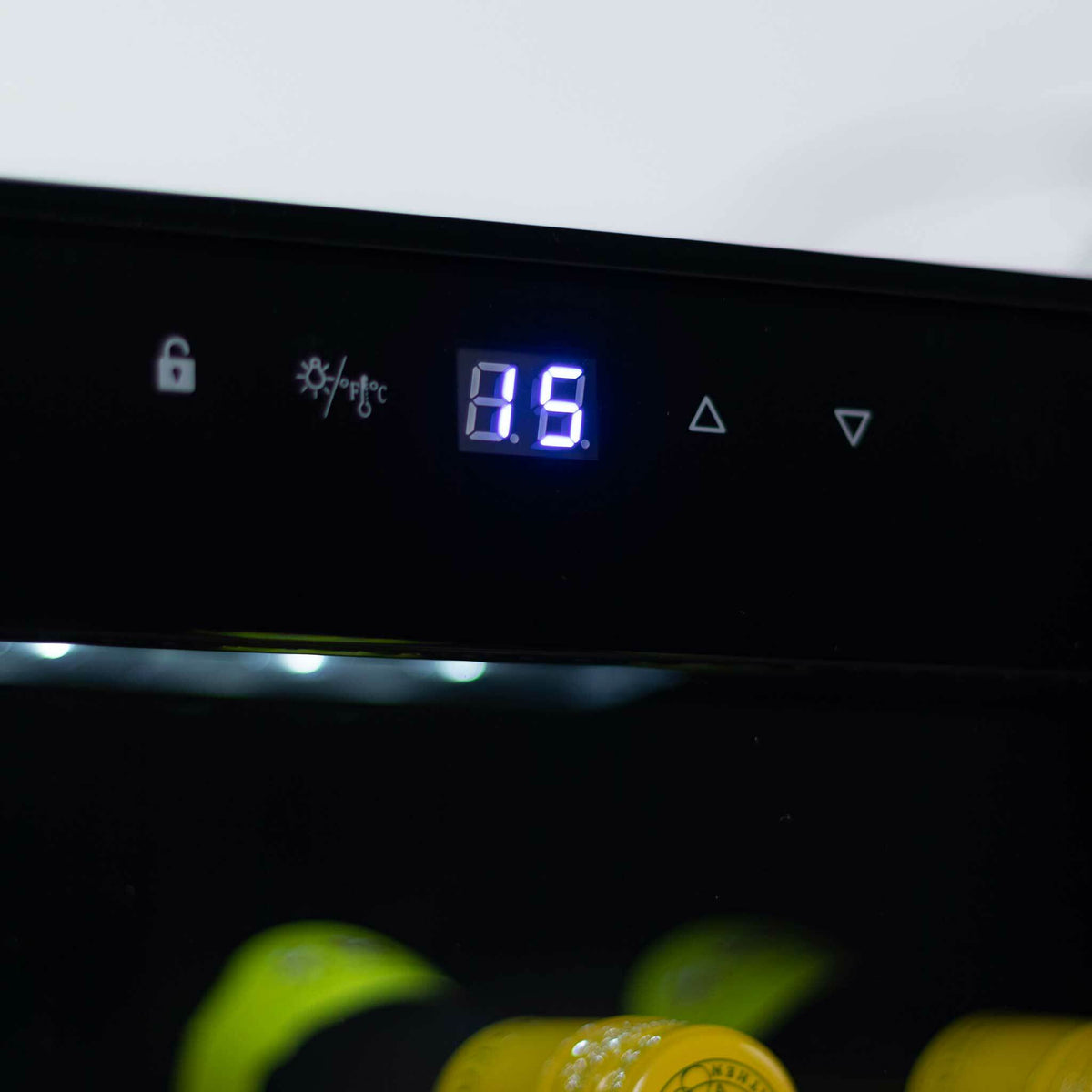 
              Amelia Vinkyl Alsace 28