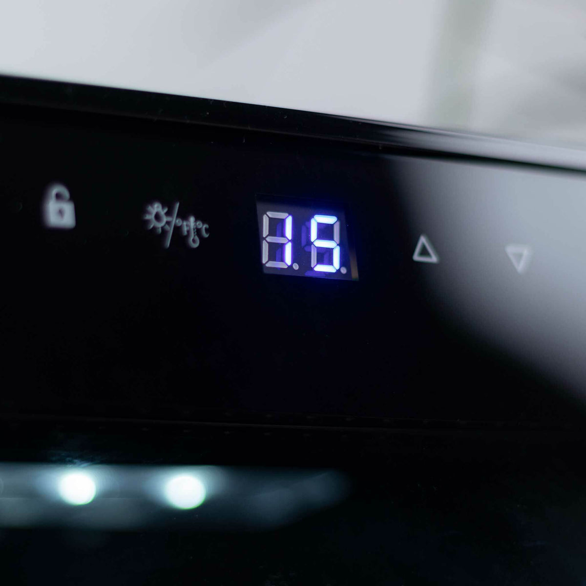 
              Amelia Vinkyl Rioja 18