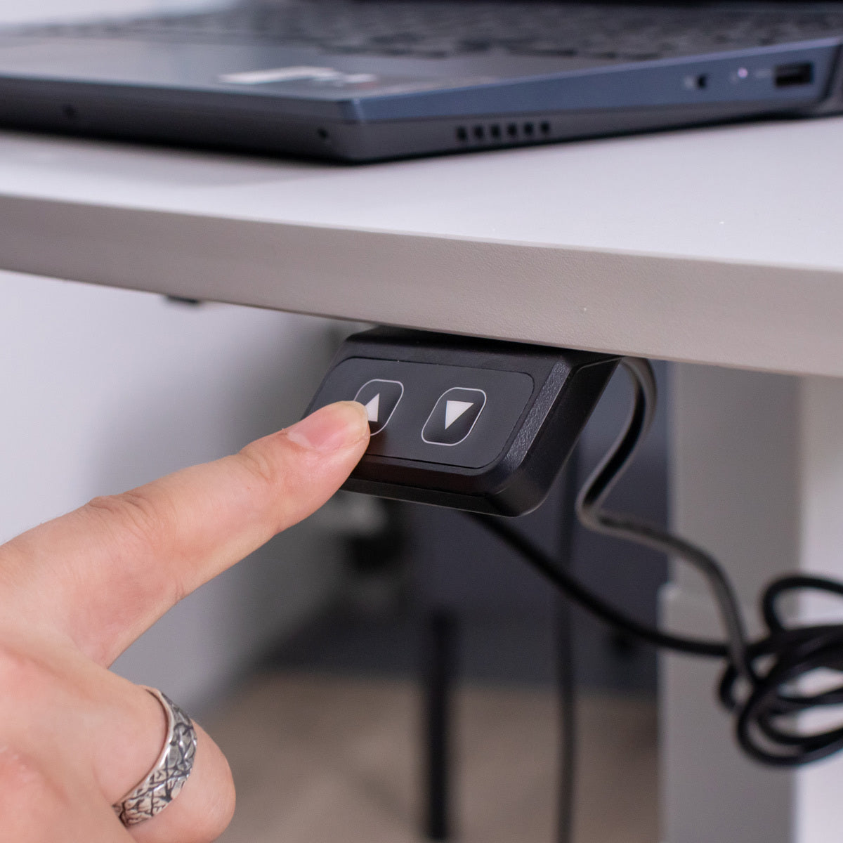 
              Lykke höj och sänkbart skrivbord L200, vit, 90 x 55cm