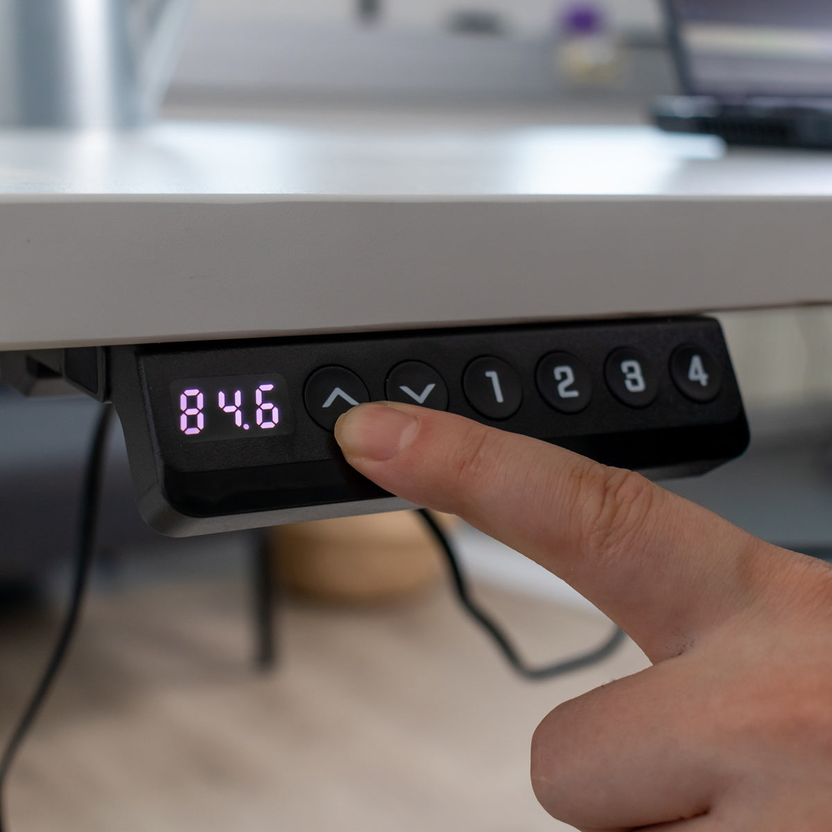 
              Lykke höj och sänkbart skrivbord M200, vit, 140 x 70cm